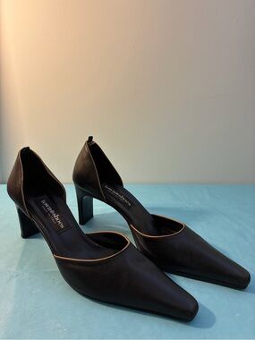 Town Shoes  Black Leather D’Orsay Style Pumps Made in Italy  Size 10B